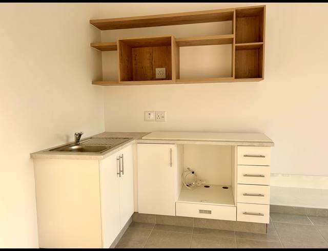 2 BEDROOM APARTMENT FOR SALE IN SHEFFIELD BEACH